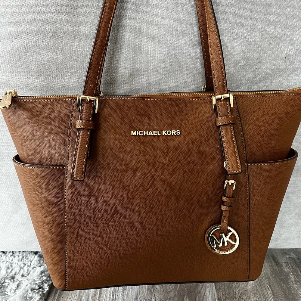 Michael Kors Jet Set Tote bag.